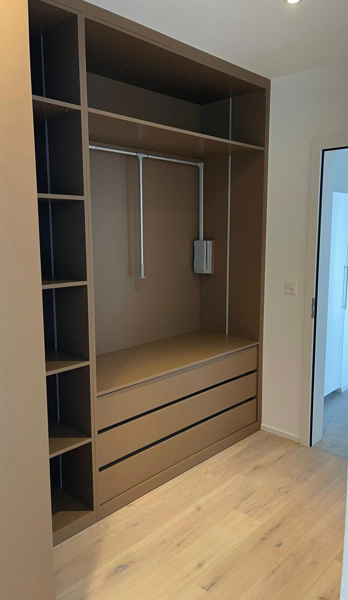 Dressing sur mesure teinte bronze